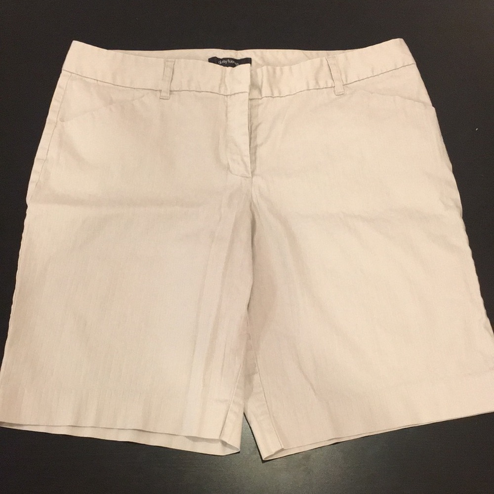 Women’s size 14 dress shorts